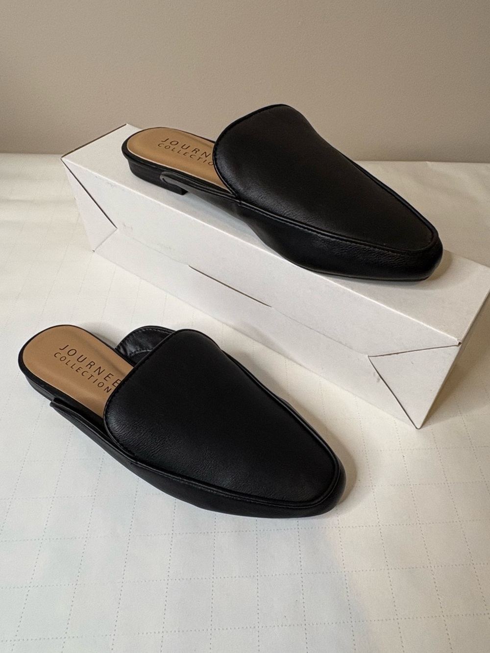Journee Collection sz 7.5 Black Akza Slip-On Mule Loafers New No Box (17)